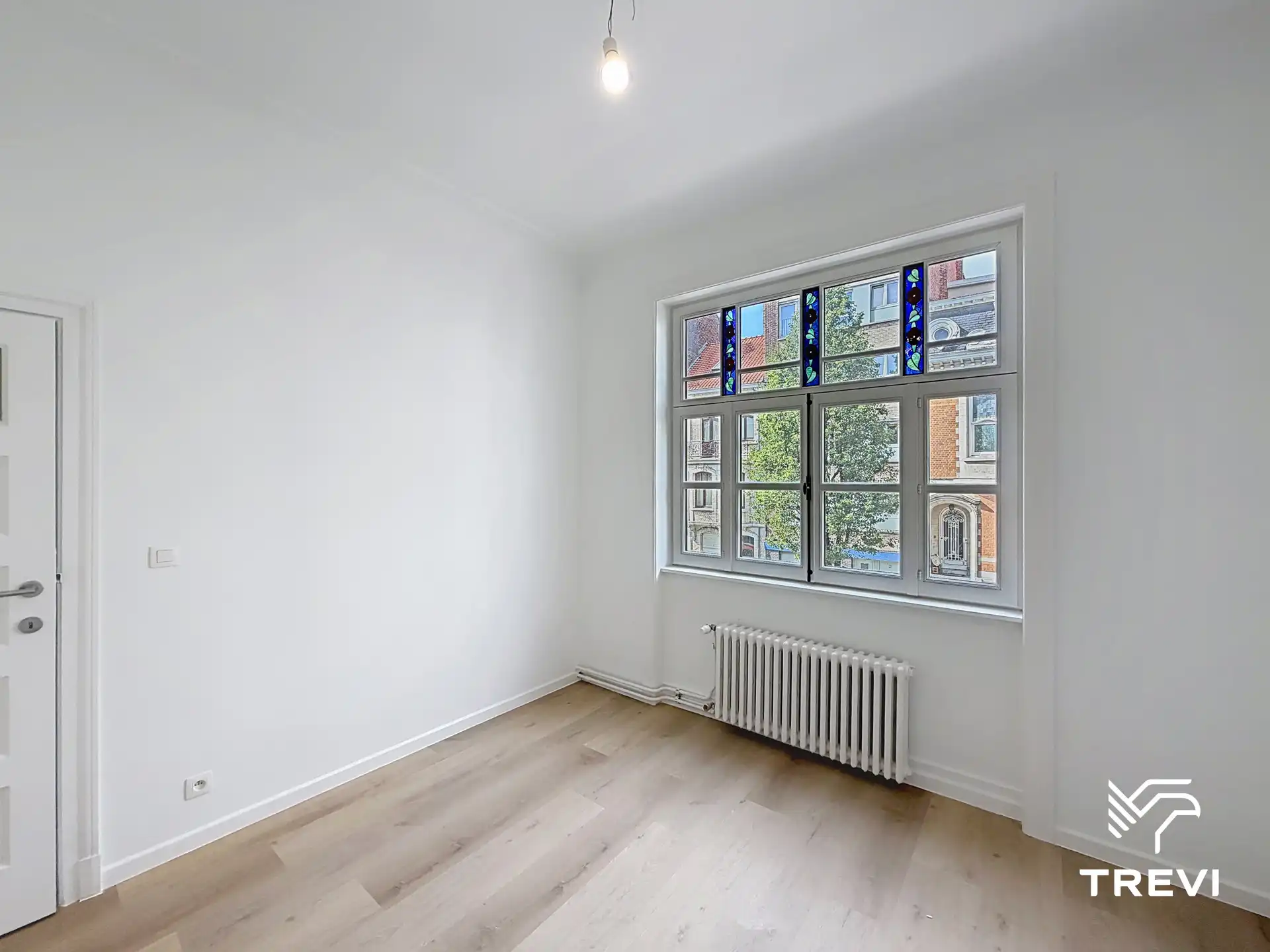 TOUR & TAXIS – Prachtige woning met 4 slaapkamers, terras en tuin! foto 12