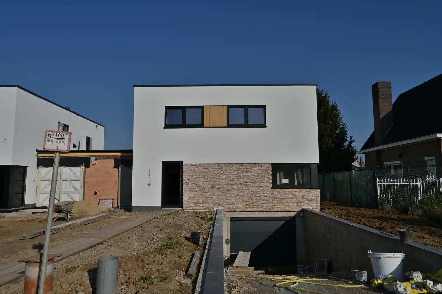 Moderne woning (casco-plus) met strakke architectuur en tal van mogelijkheden foto 3