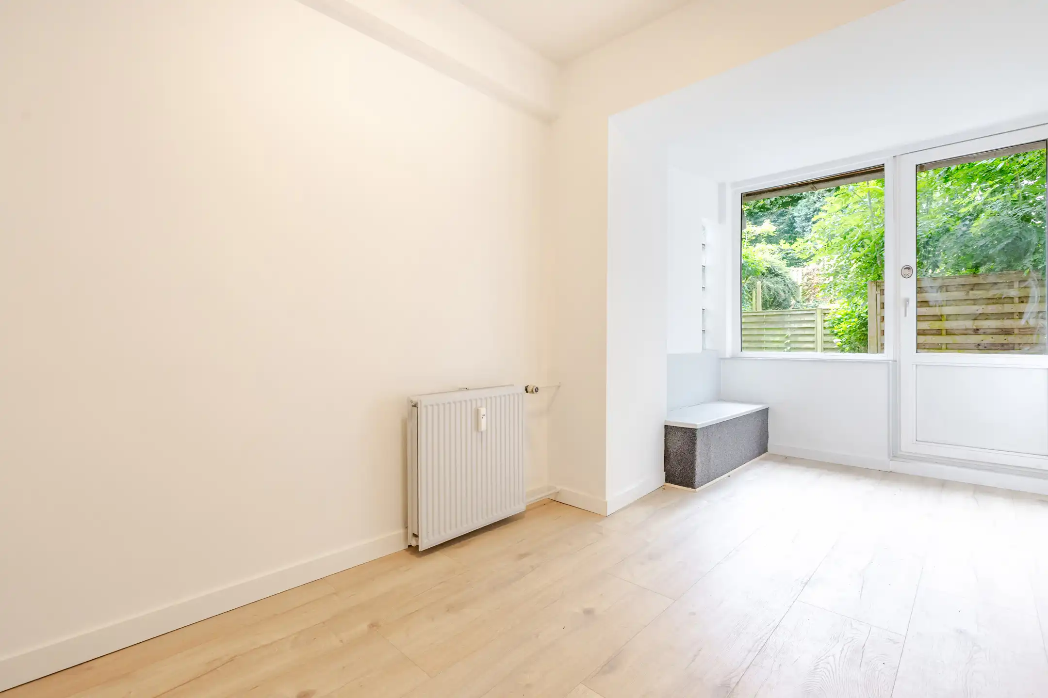 Appartement met 1 slaapkamer + werkkamer en tuin foto 5
