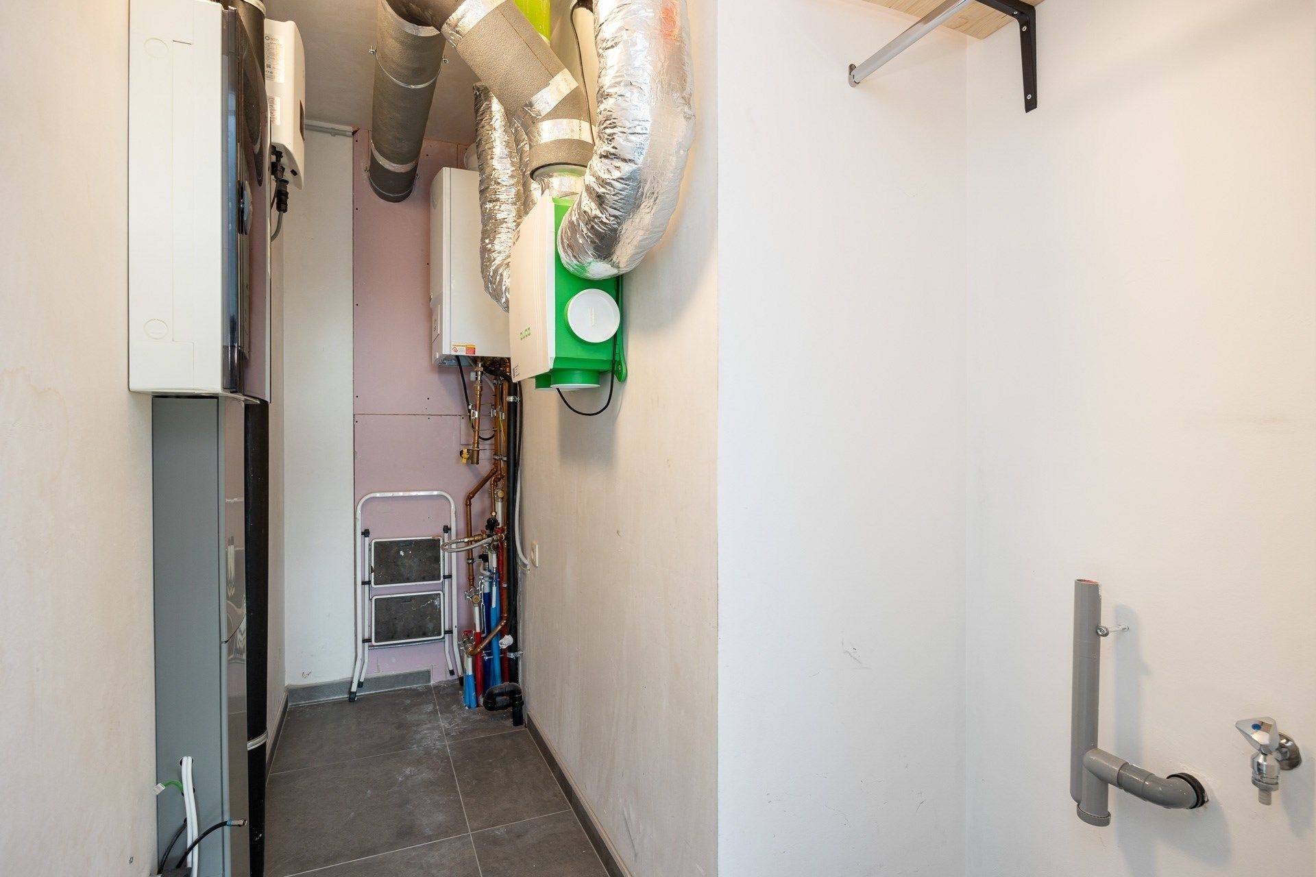 Appartement met 1 slaapkamer en autostaanplaats in het centrum van Kemzeke foto 8