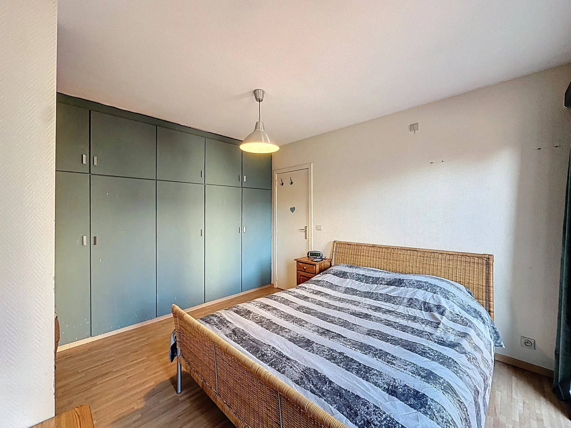 Recent gerenoveerde woning met 3 ruime slaapkamers en kleine tuin vlakbij het centrum. foto 14