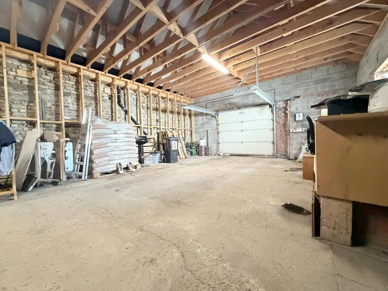 Instapklare woning met  ruime garage en landelijk uitzicht in Vladslo foto 16