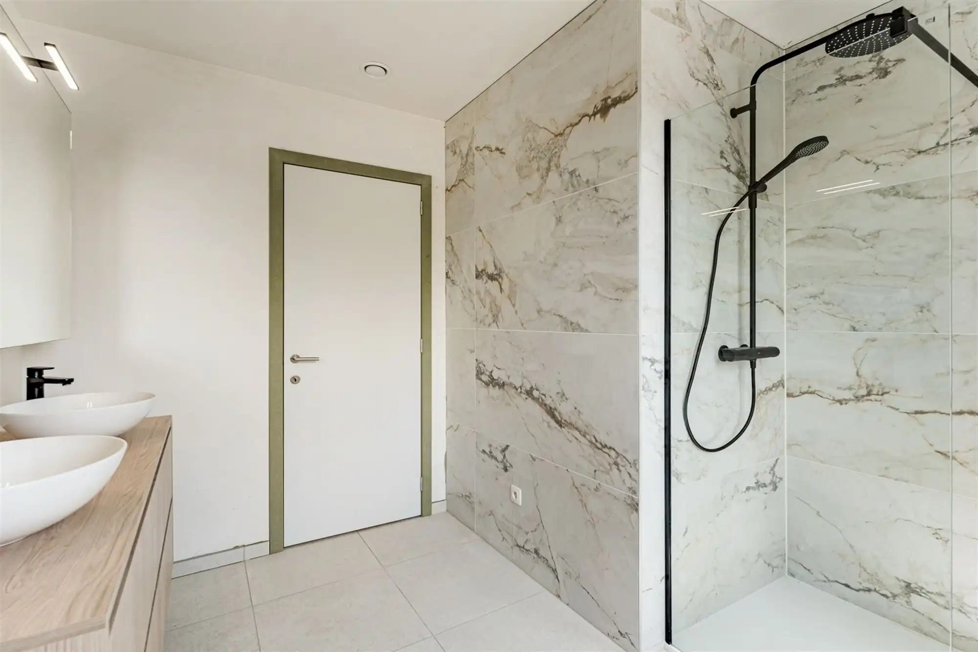 Afgewerkte BEN-woning op zeer rustige locatie te Molenbeersel foto 10