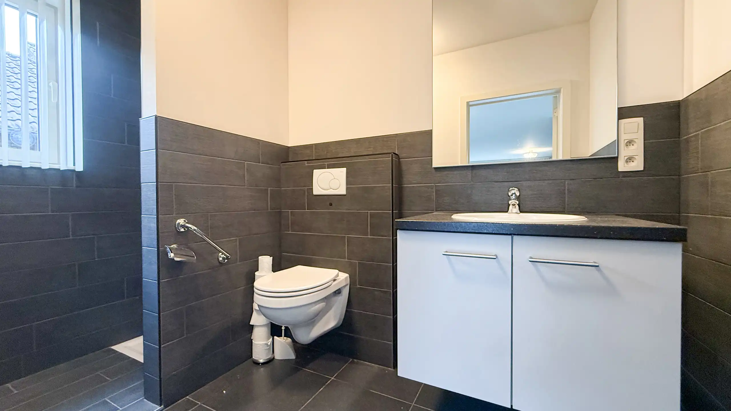Veelzijdig investeringspand met 10 kamers, lift en kelder! foto 43