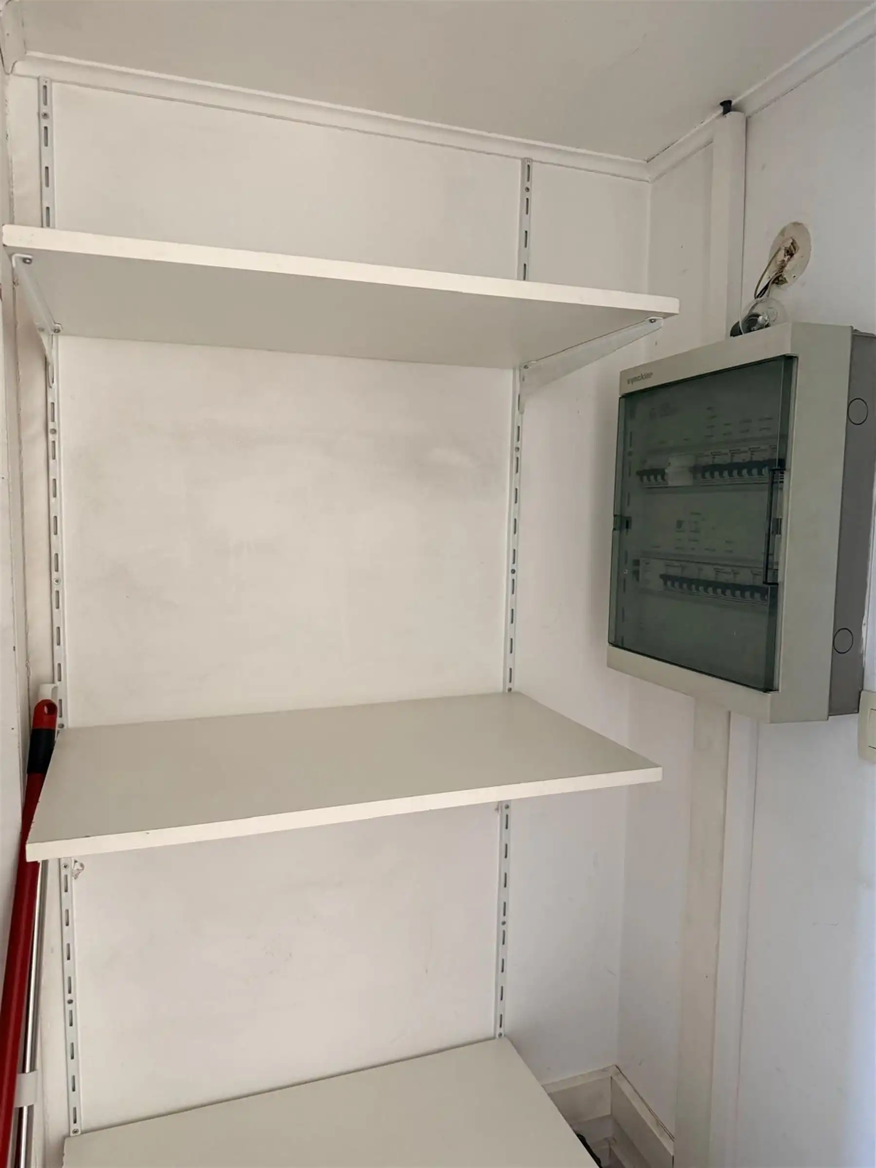 INSTAPKLAAR APPARTEMENT INCLUSIEF GARAGE  foto 11