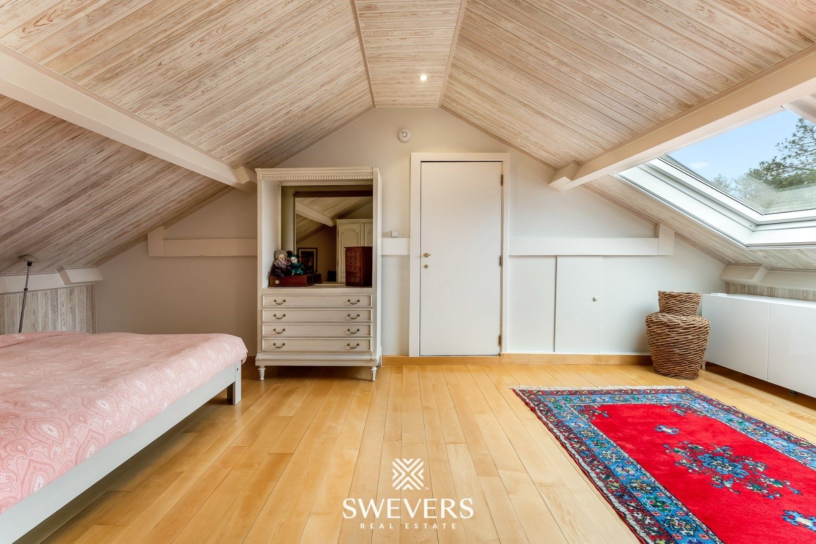 Instapklare woning met 5 slaapkamers op een zonnig perceel van 12a 50ca foto 19