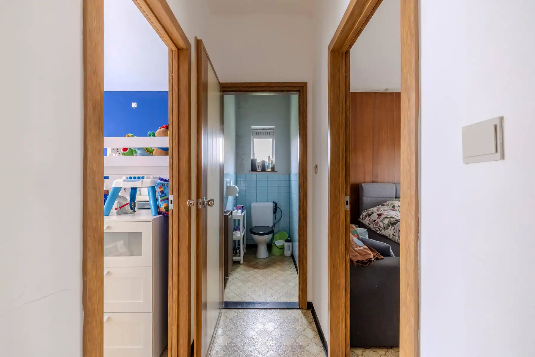 Rustig gelegen te renoveren woning met 2 slp op mooi perceel foto 11