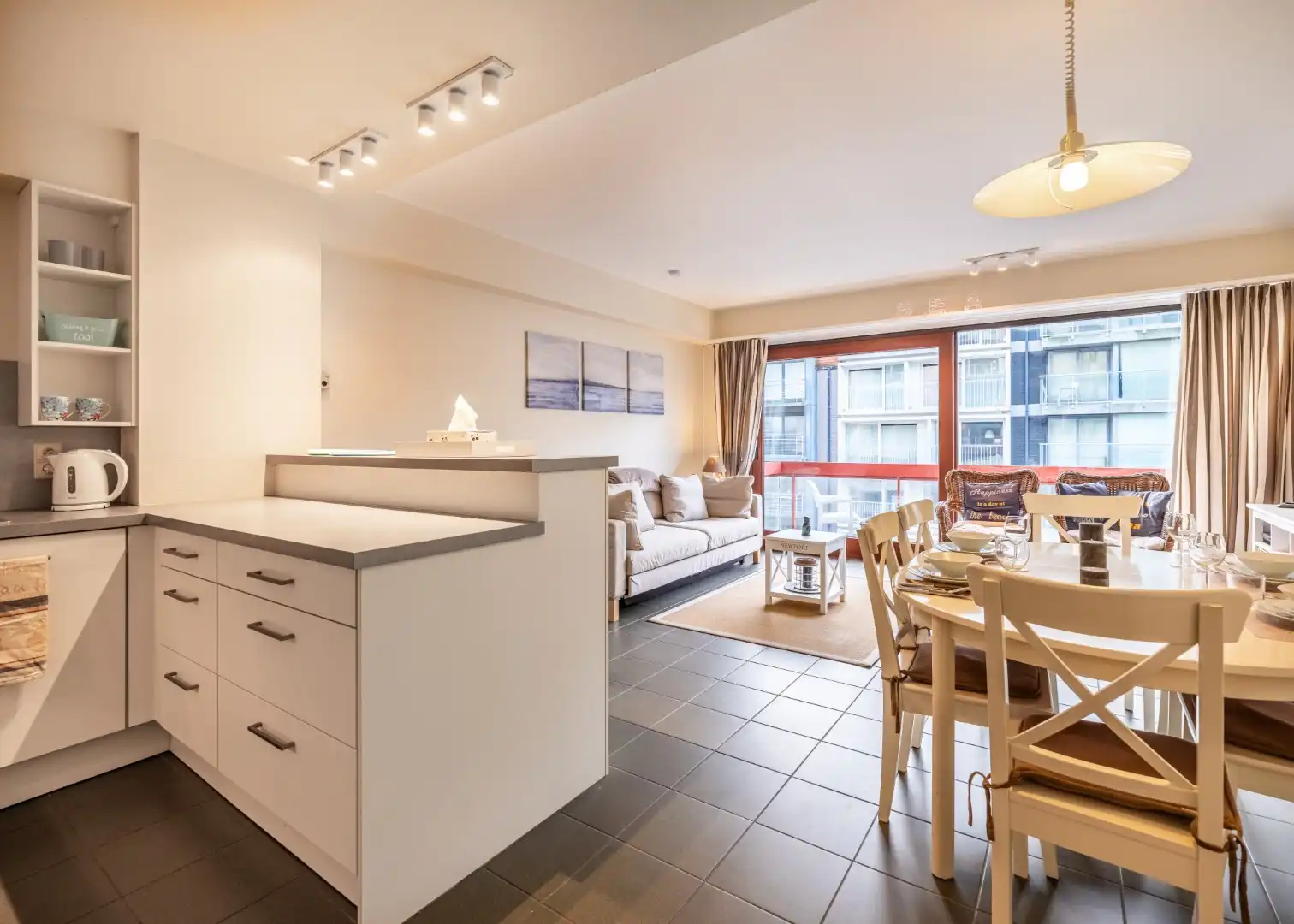 Anaïs - 03.02 foto {{pictureIndex}}