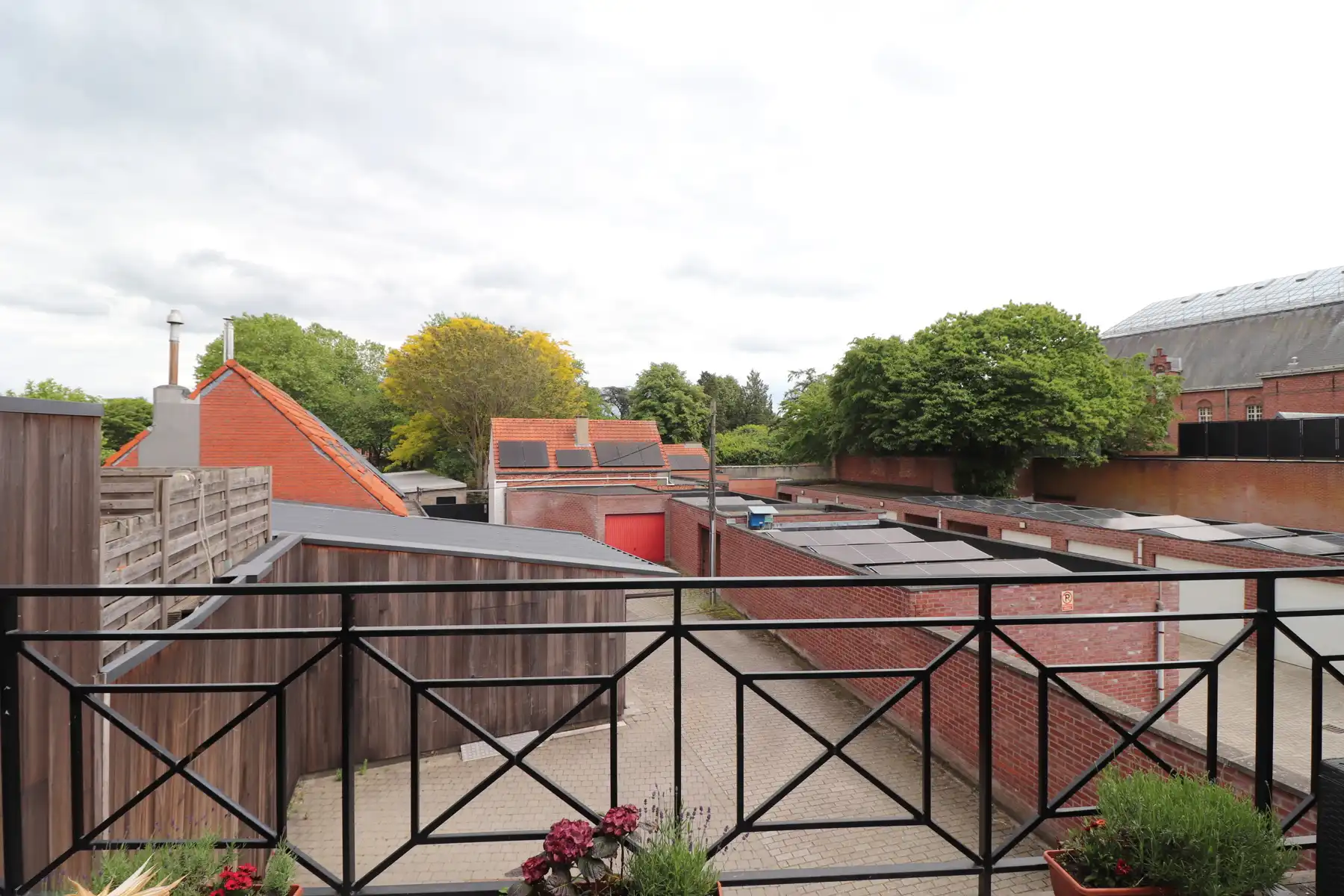 Energiezuinig appartement met lift, terras, autostaanplaats en fietsenberging. foto 13