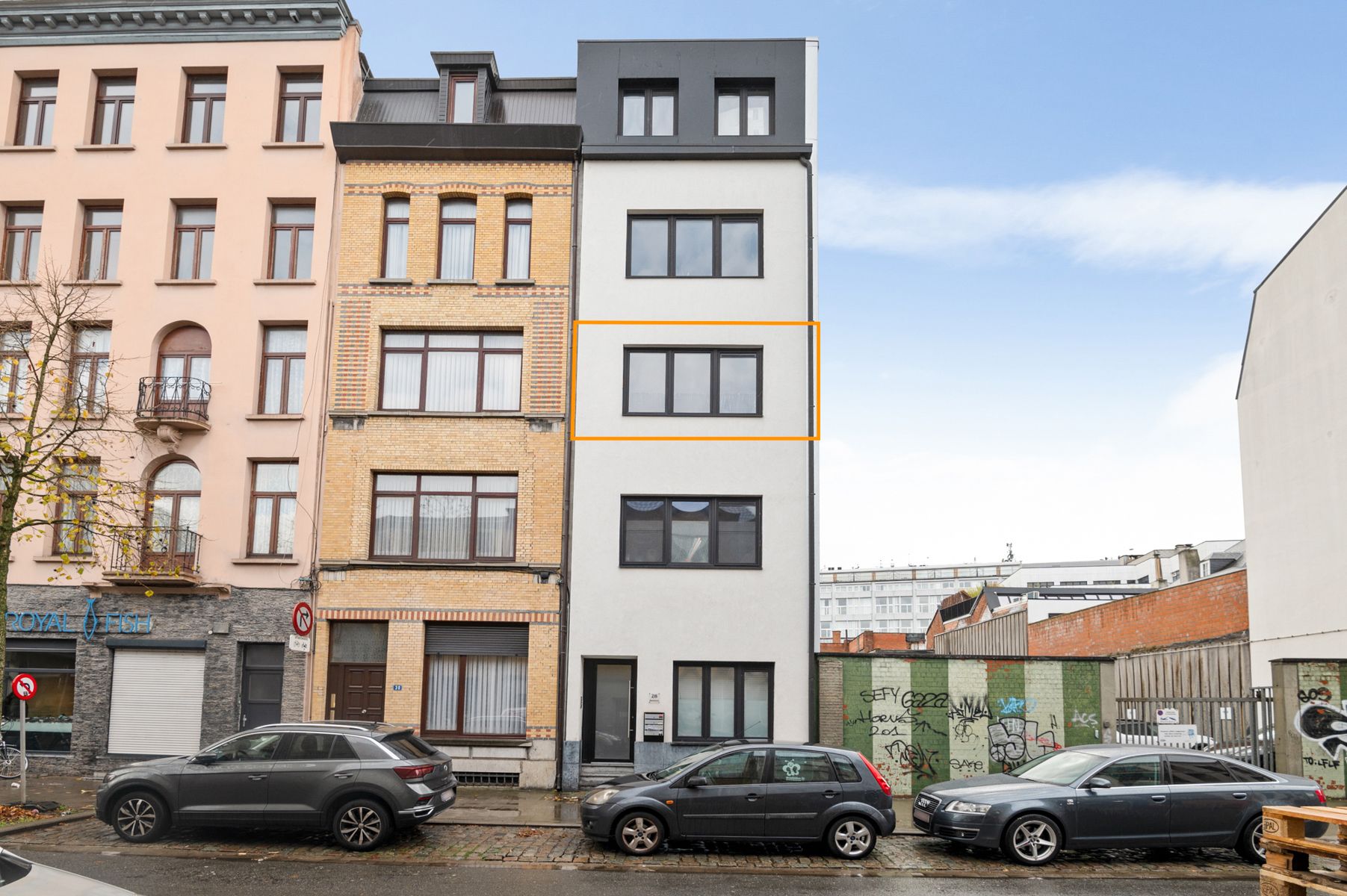 Gerenoveerd en stijlvol appartement met terras! foto 9