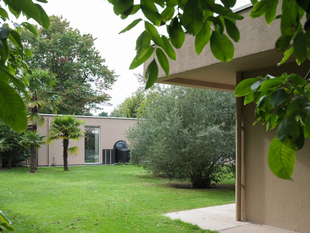 Twee uitzonderlijke bungalowvilla’s op één groen perceel van 3.241 m² in een residentiële wijk in De Pinte. foto 23