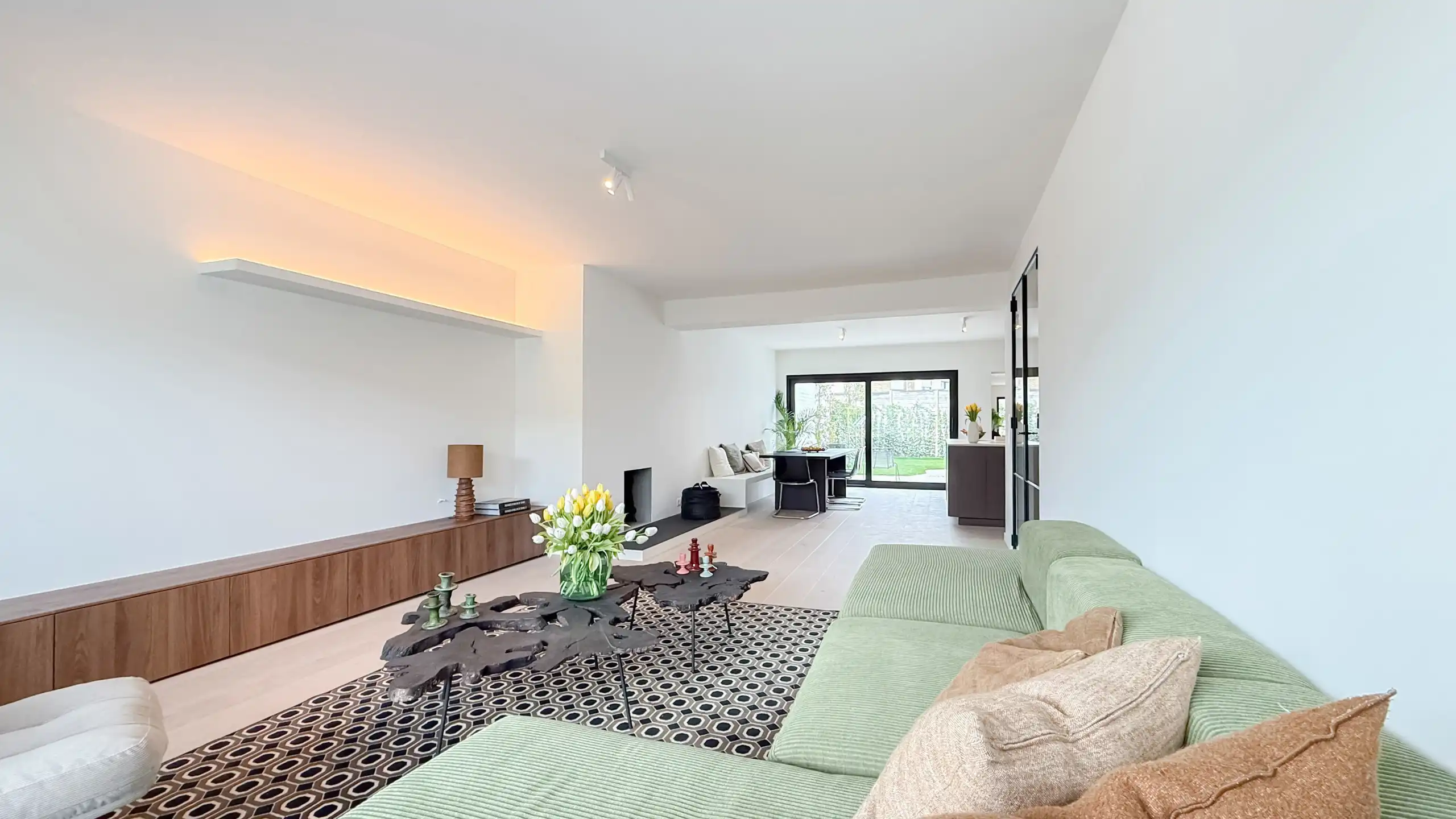 Gerenoveerde woning met zonnige tuin nabij de Graaf Jansdijk foto 10