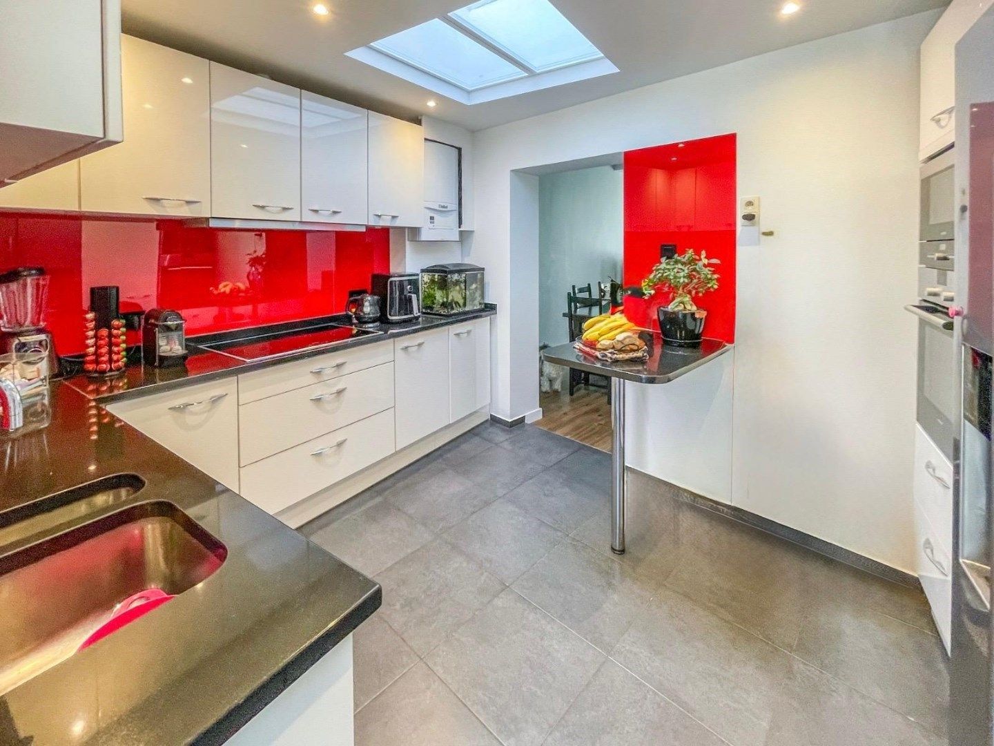 GERENOVEERDE WONING MET 4 SLAAPKAMERS ! foto 8