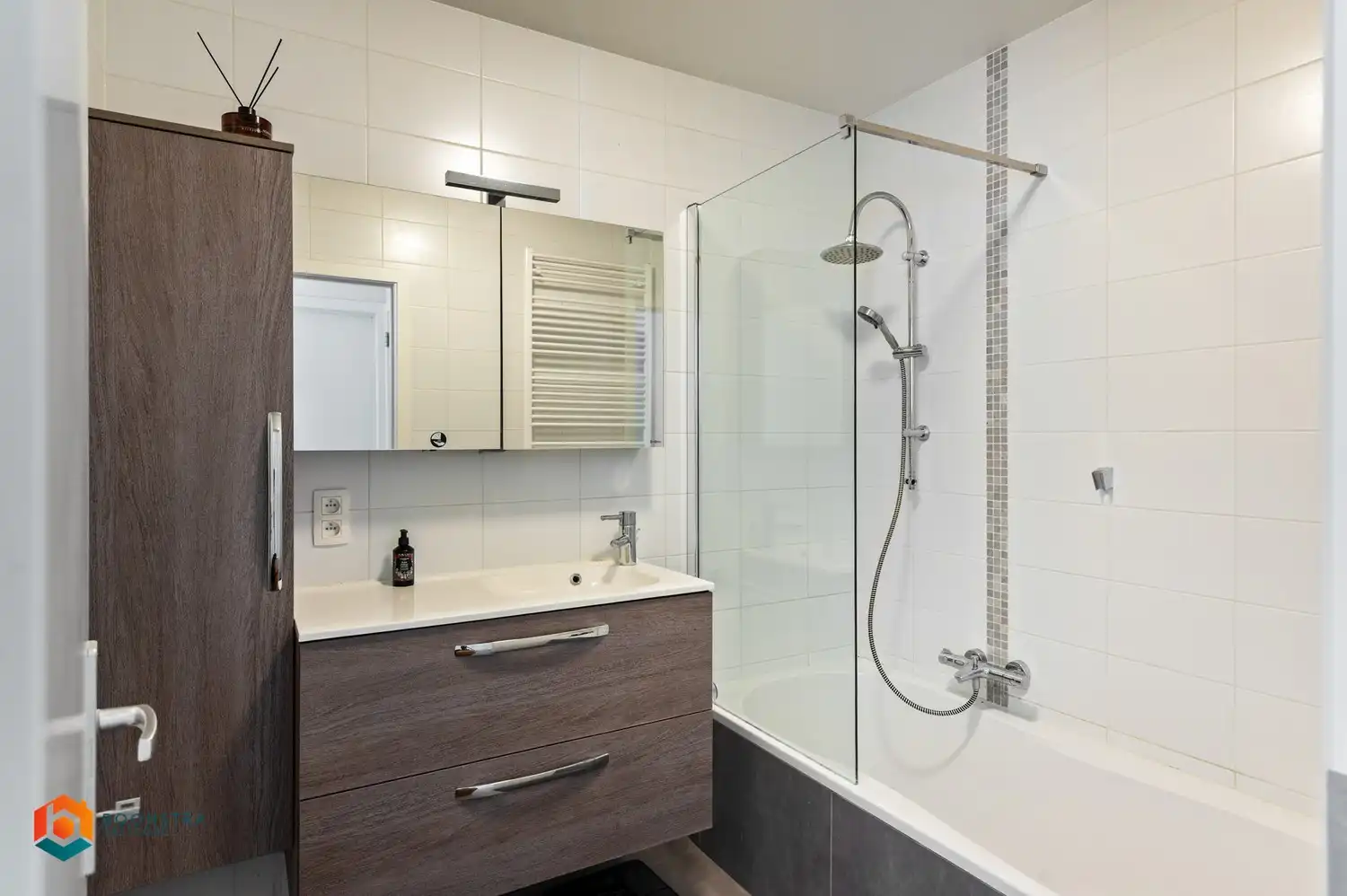 Prachtig app. met 2 slpkrs en terras foto 12