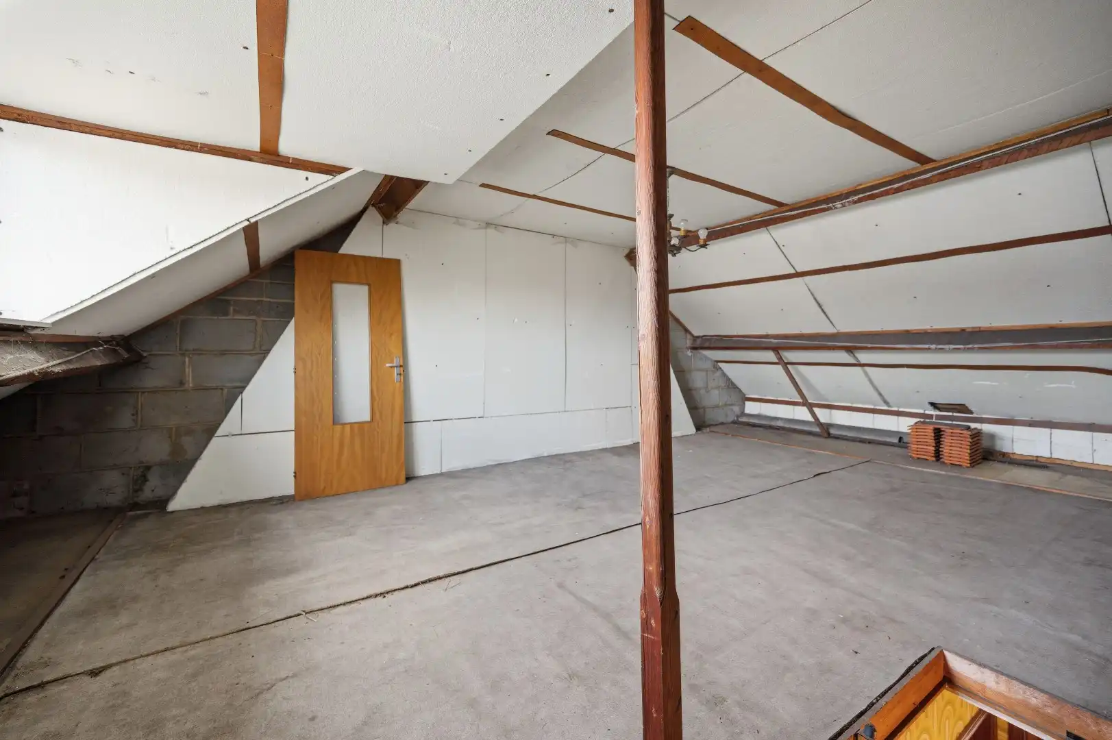 Te renoveren woning in een rustige wijk te Tienen op wandelafstand van centrum en station. foto 17