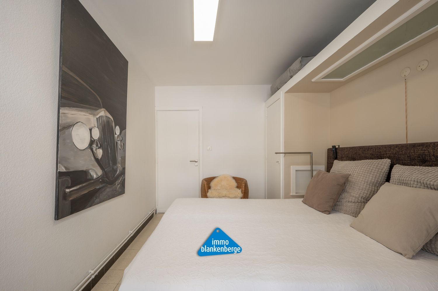 Lichtrijk en gemeubeld appartement vlakbij de zeedijk en het centrum van Blankenberge foto 8