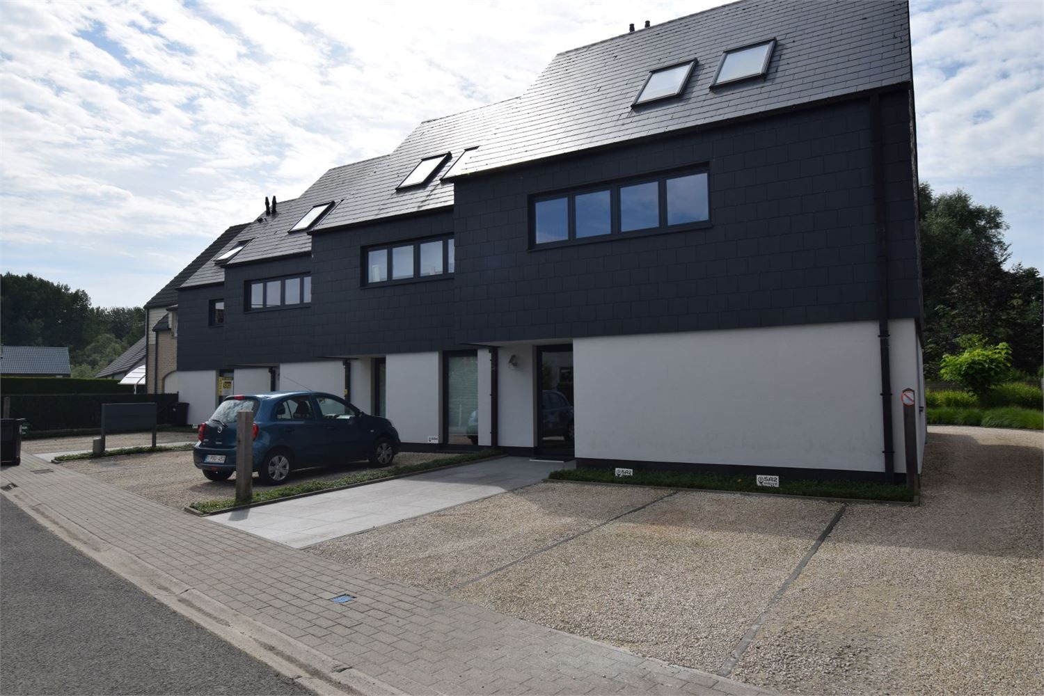 Gelijkvloers app. met ruim terras (26,95m²) en 2 parkingplaatsen foto {{pictureIndex}}