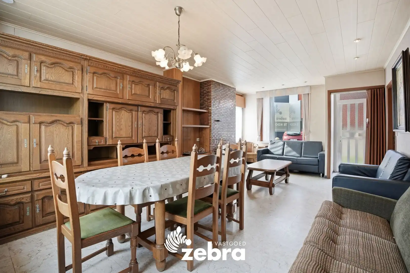Te renoveren woning met garage op ruim perceel te Pittem! foto 5