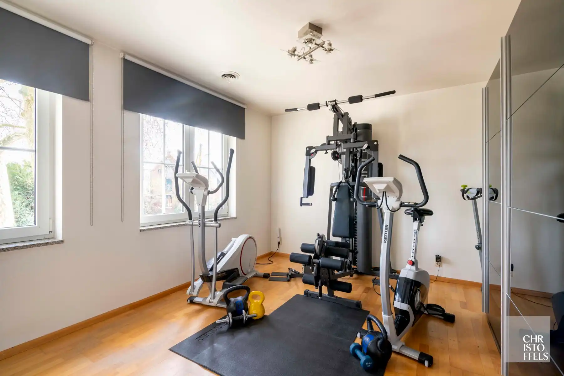 Tijdloze elegante villa met praktijkruimte (422 m²) op perceel van 1.672 m² foto 15