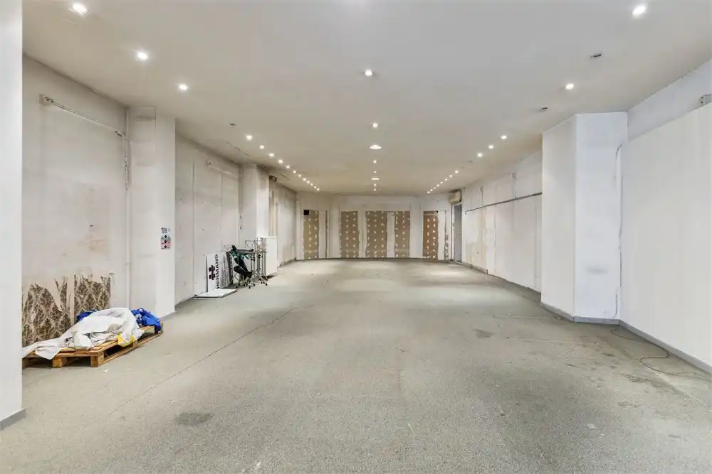 Te renoveren handelspand foto 8