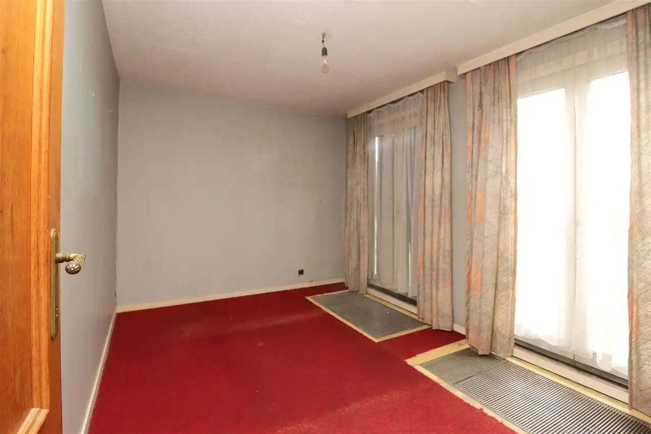 karaktervol, geliefde ligging, 6 slpk, te renoveren foto 13