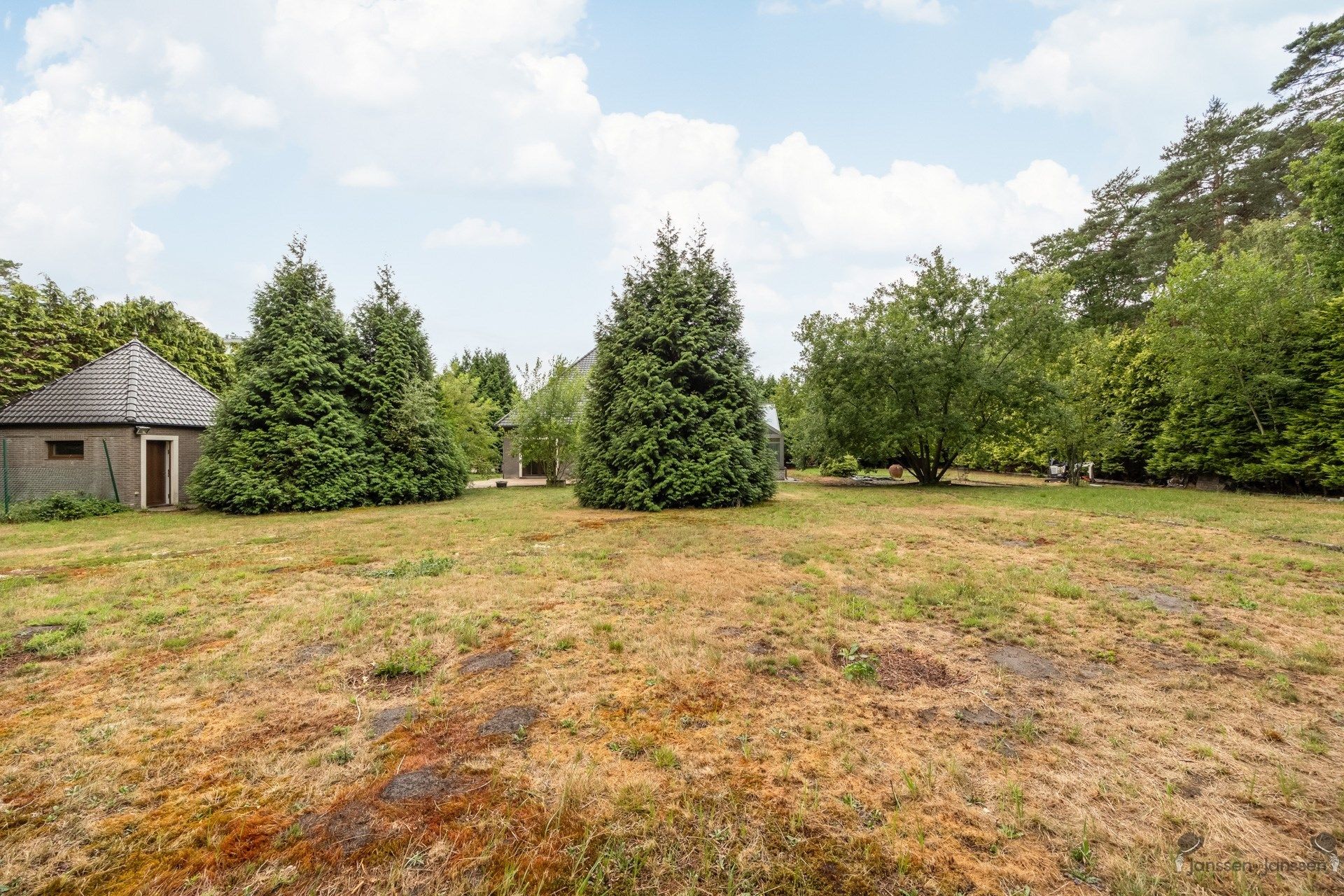 Villa met prachtige uitbouw op een zonovergoten perceel van 3.075 m². foto 29