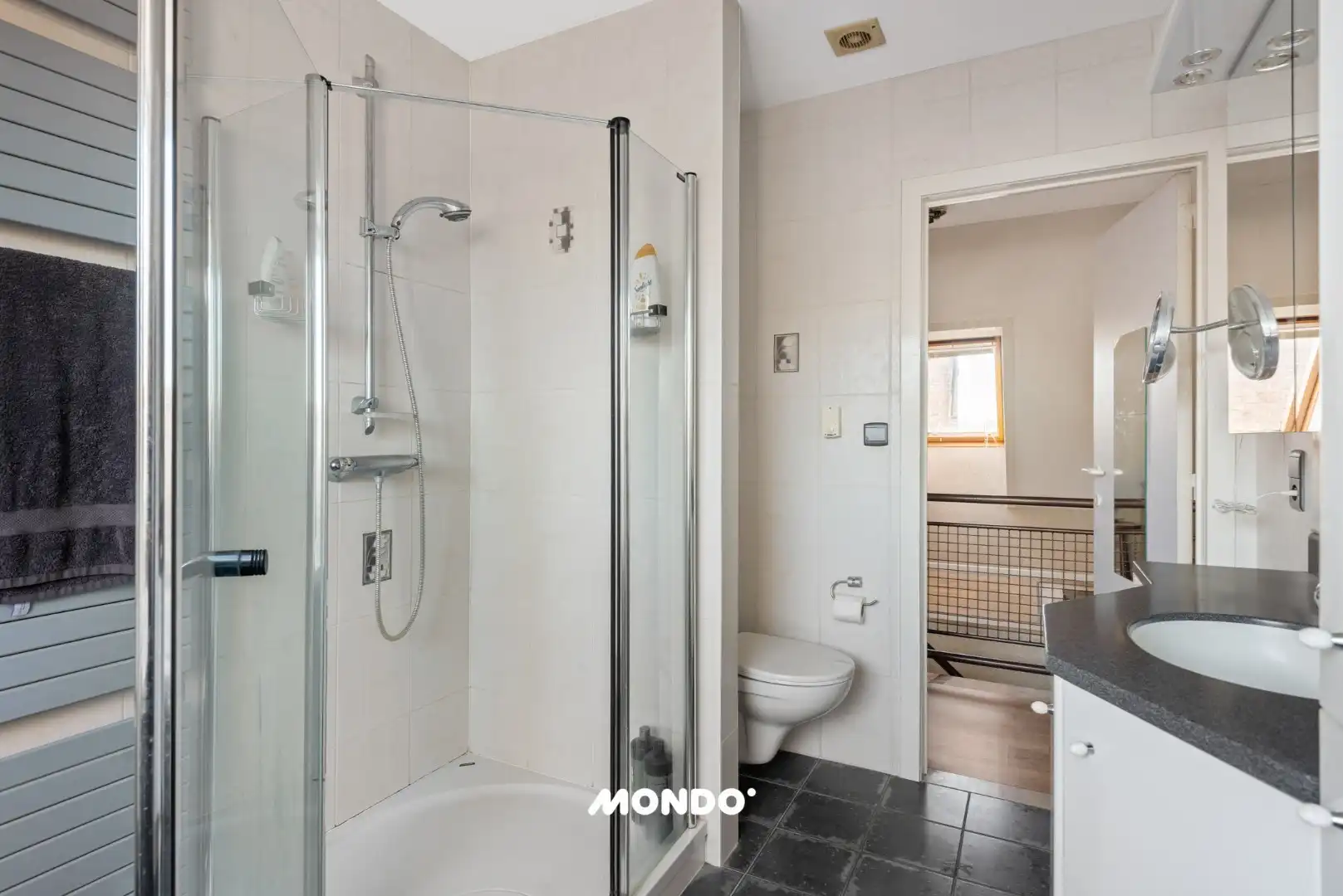 Ruim appartement met drie slaapkamers foto 13