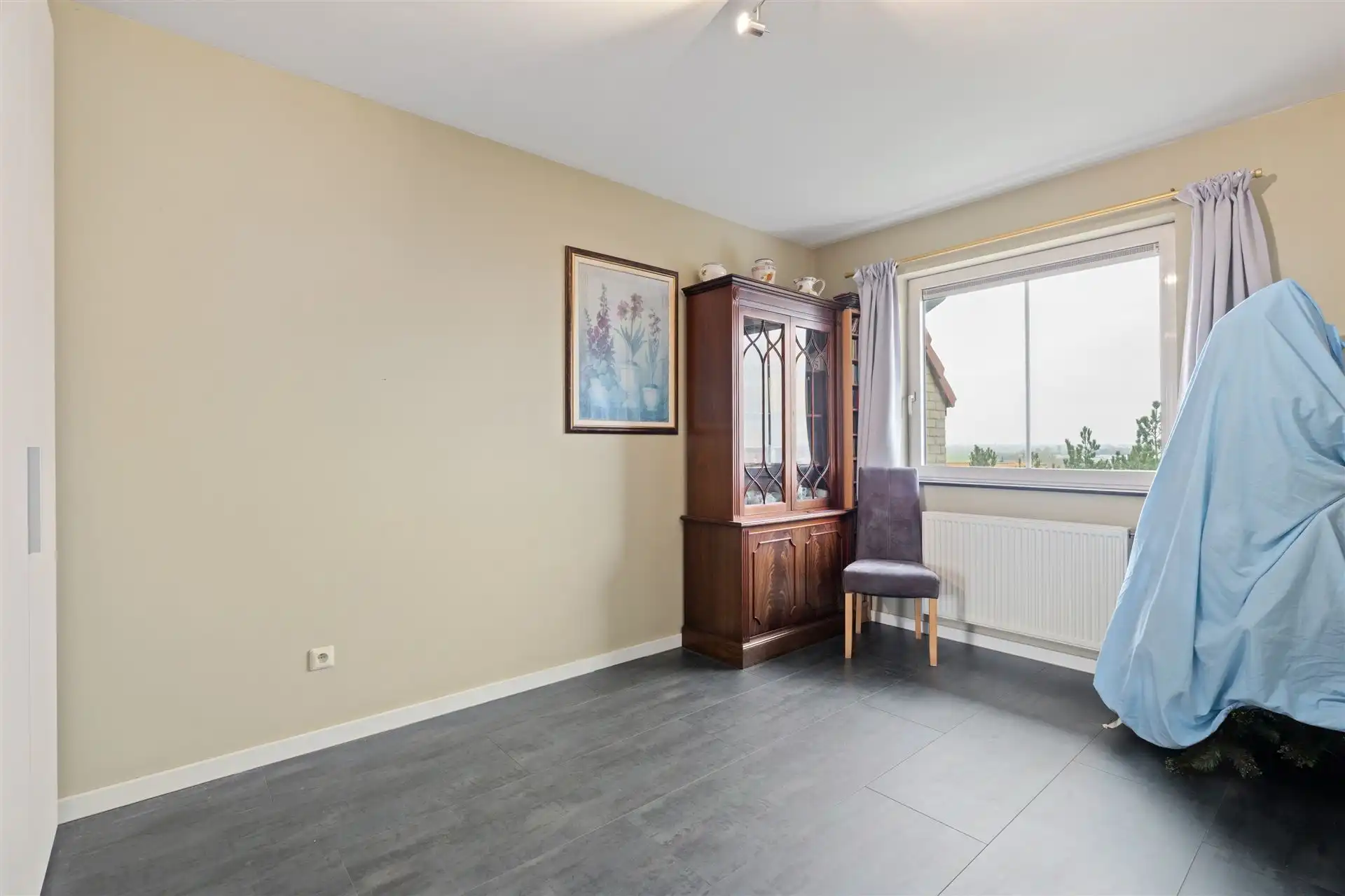 RUIM / 2 SLAAPKAMERS/ GARAGE foto 8