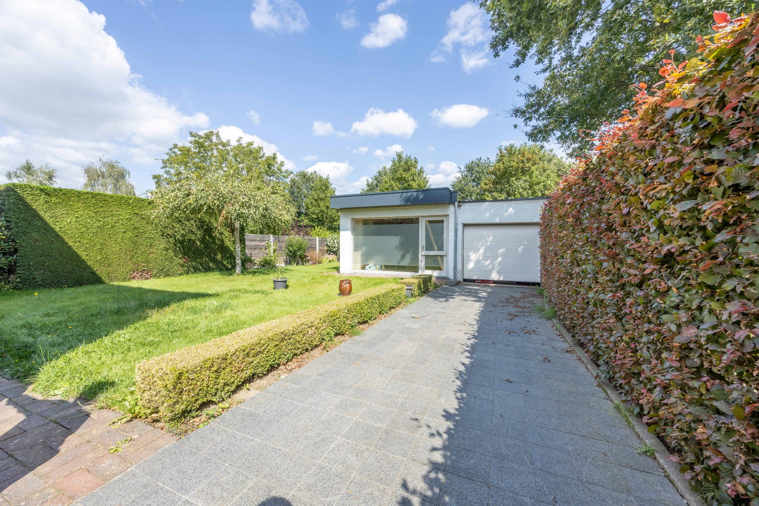 RUIME GEZINSWONING MET GARAGE EN TUIN foto 16