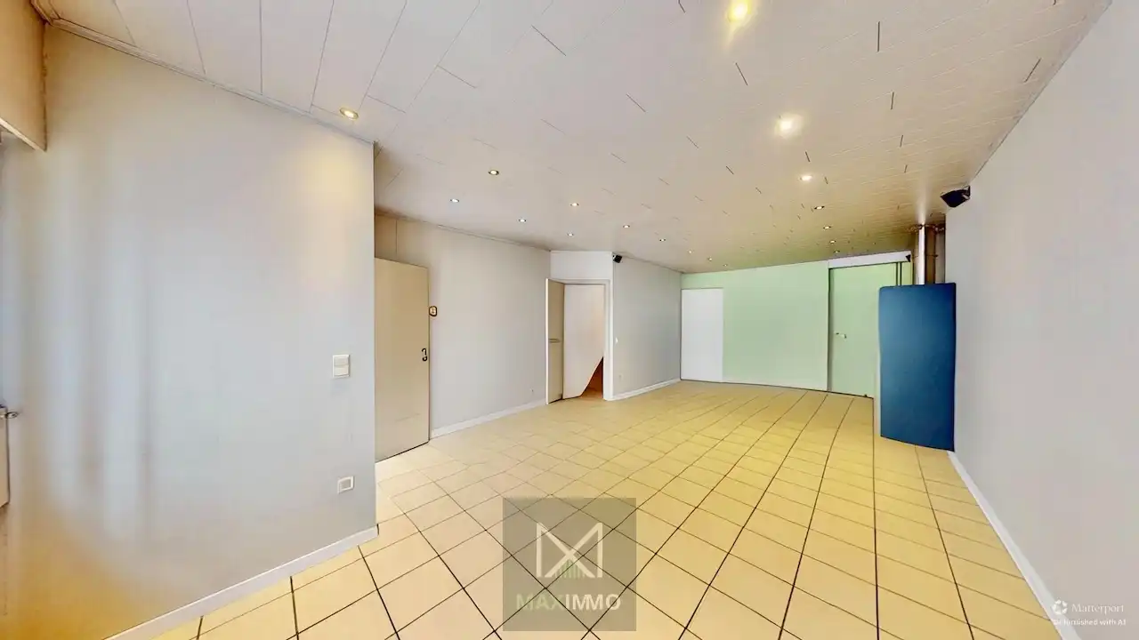 Instapklare, lichtrijke gezinswoning met grote tuin te Menen foto 2