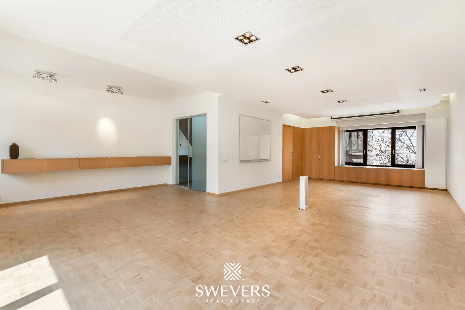 Veelzijdig handelspand op toplocatie in het centrum van Beringen foto 6