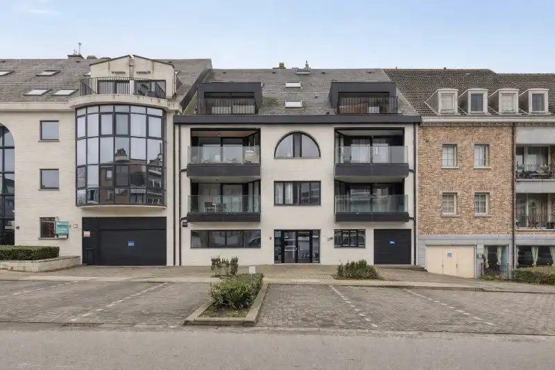 Stijlvol duplex appartement op topligging in Wemmel foto {{pictureIndex}}