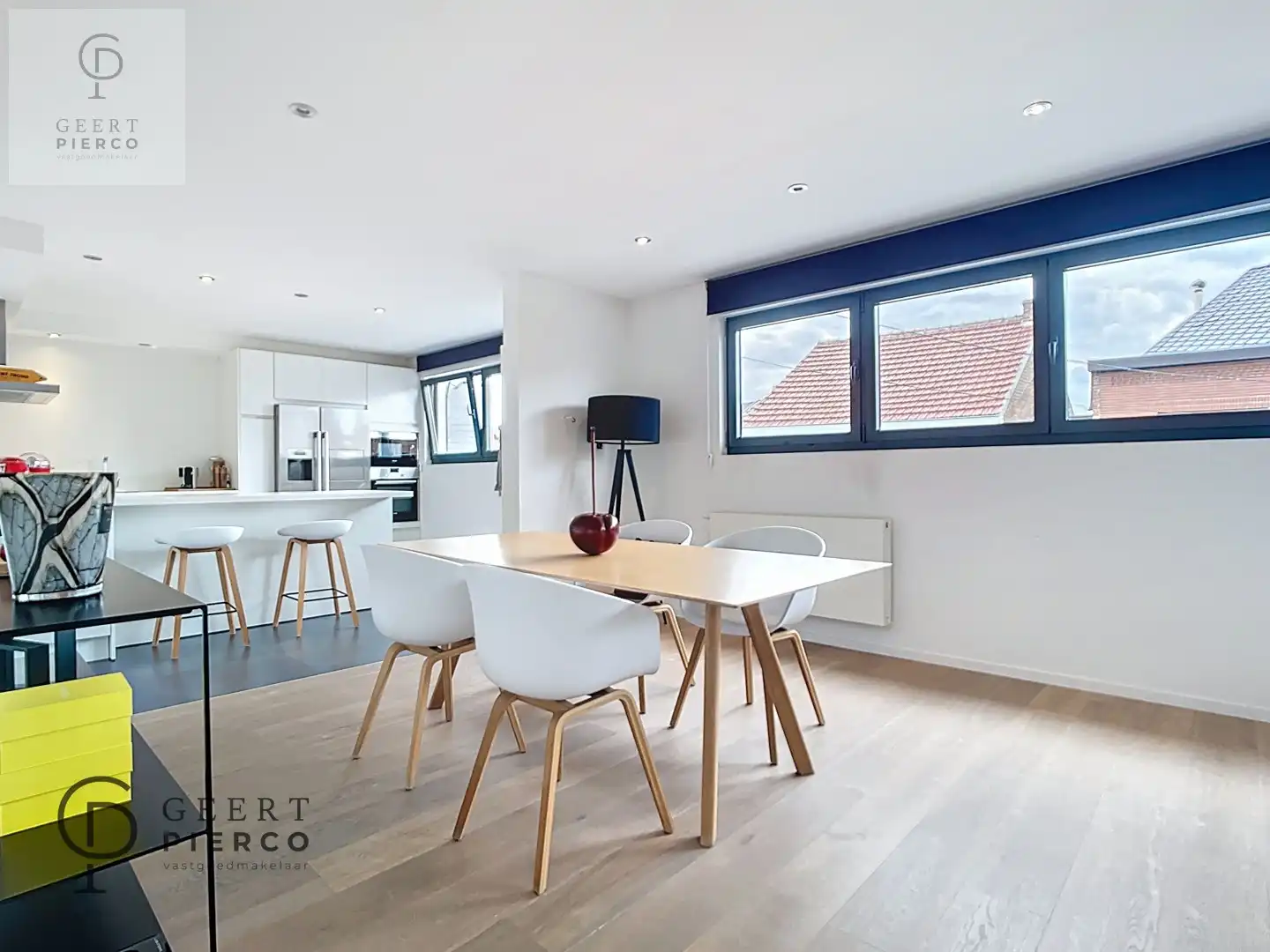 Prachtig appartement met 2 garages foto 2
