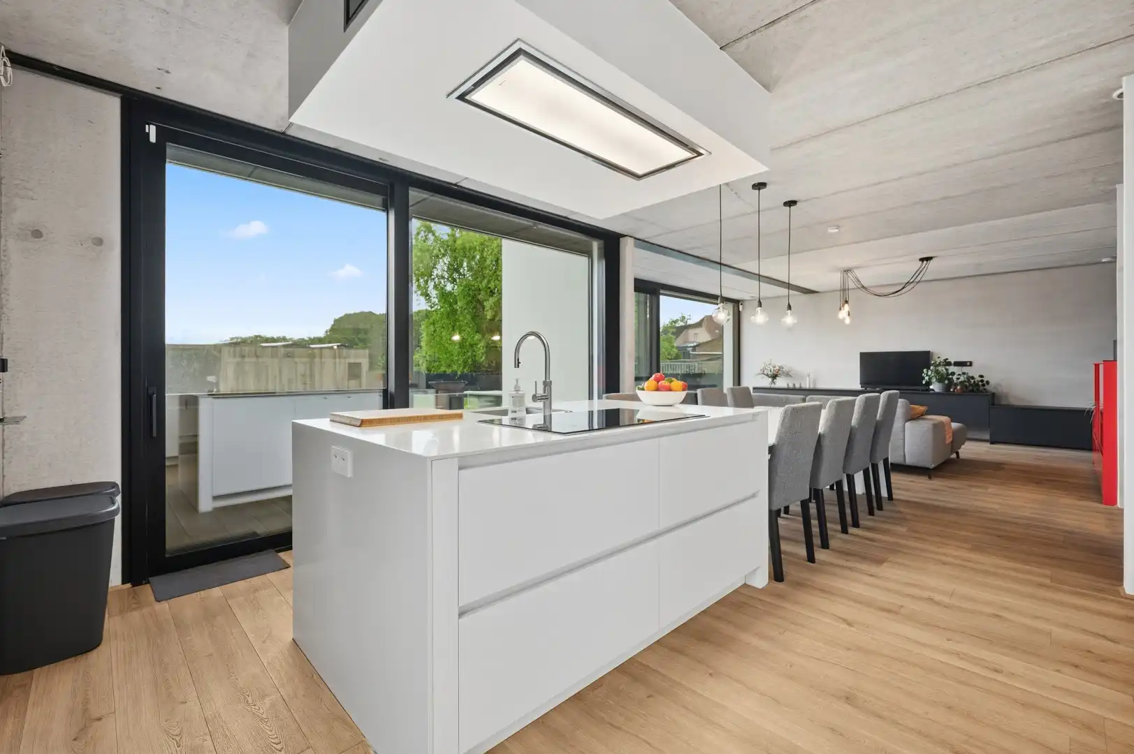 Moderne villa in een rustige en groene omgeving foto 7