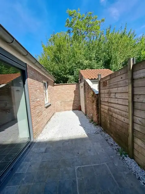 Gerenoveerde woning met TERRAS te huur in Centrum Brugge foto 8