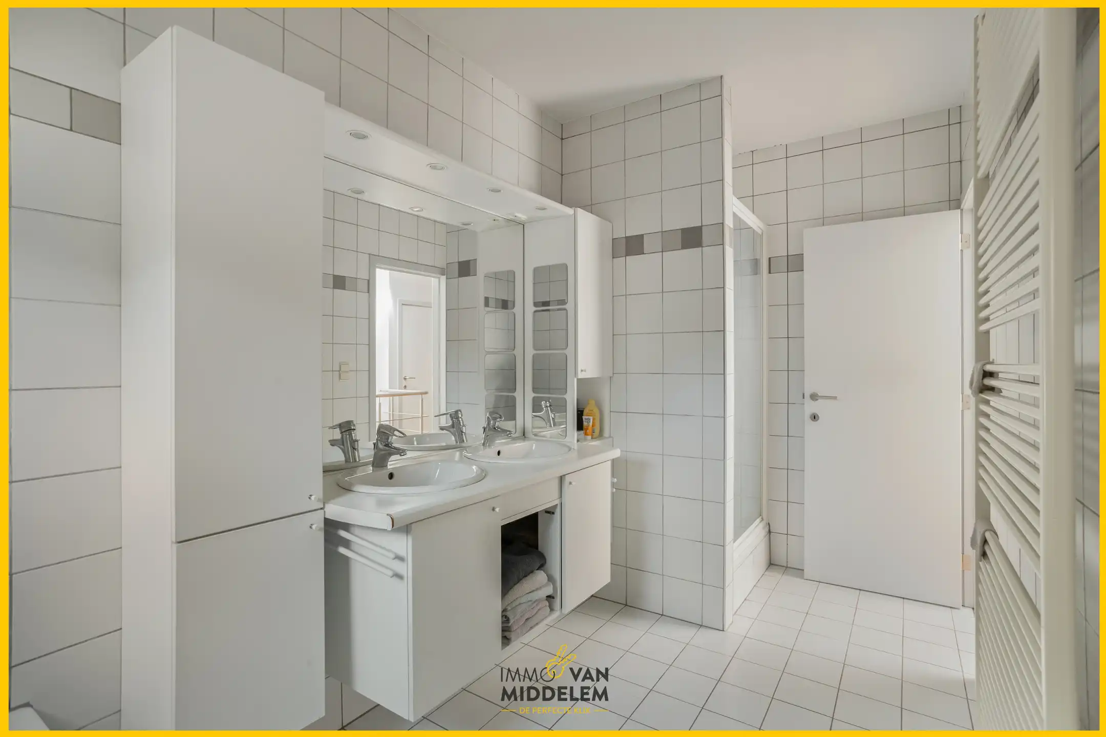DUPLEXAPPARTEMENT MET 3 SLAAPKAMERS, GARAGE EN BERGING foto 14