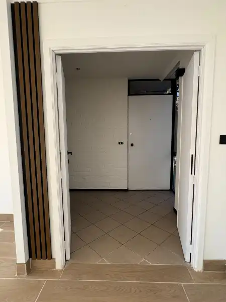 Gerenoveerd appartement met 3 slaapkamers en zonnig terras in hartje Genk foto 18