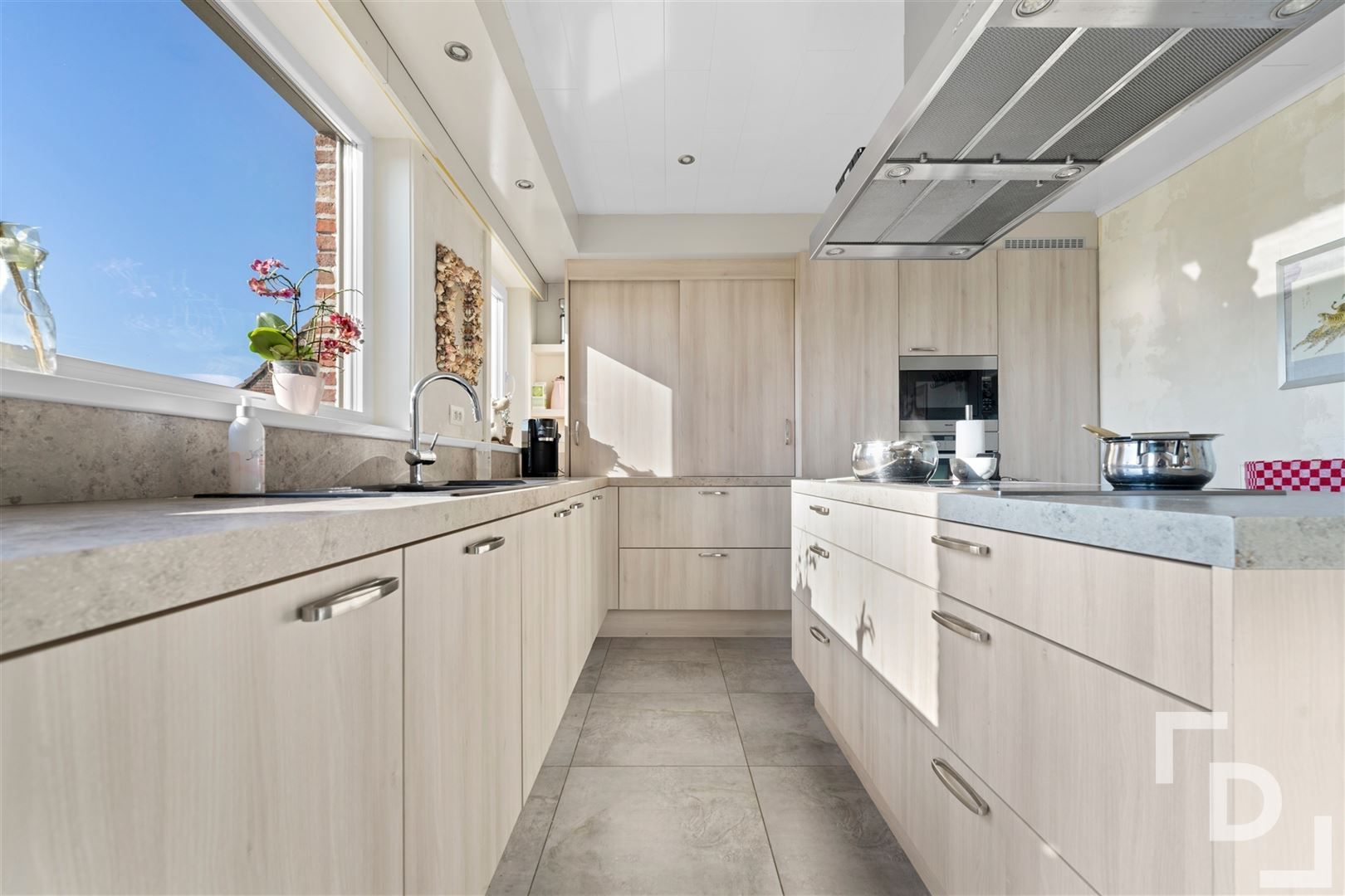Landelijke alleenstaande woning met verzicht te koop in Houthulst! foto 9