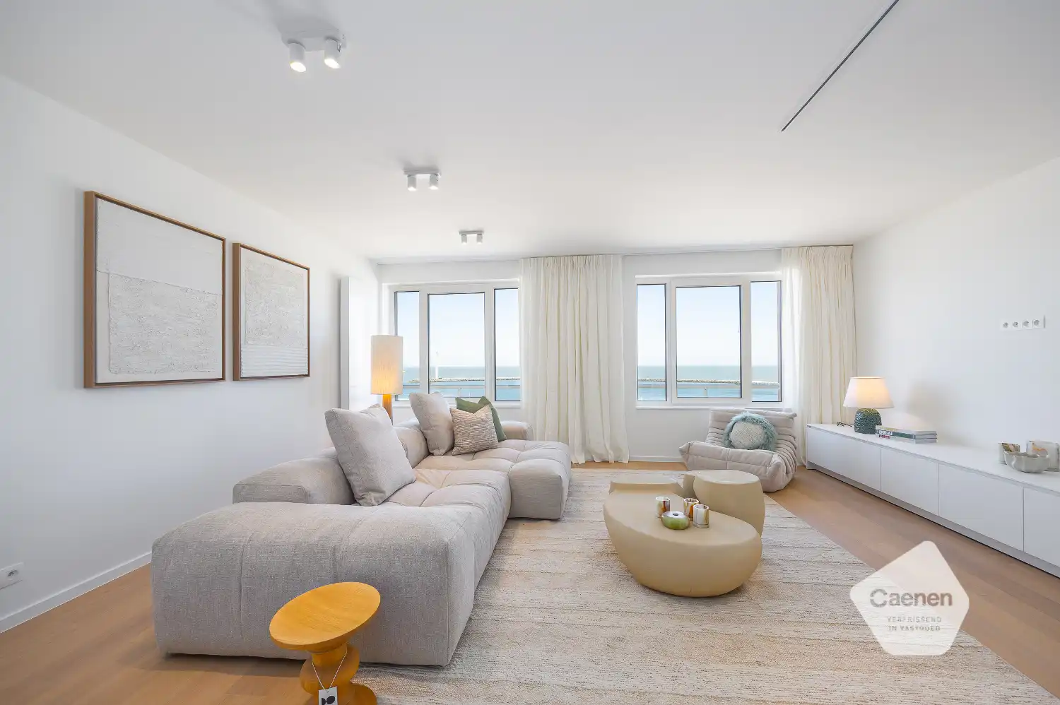 Exclusief drie slaapkamer appartement met zeezicht foto {{pictureIndex}}