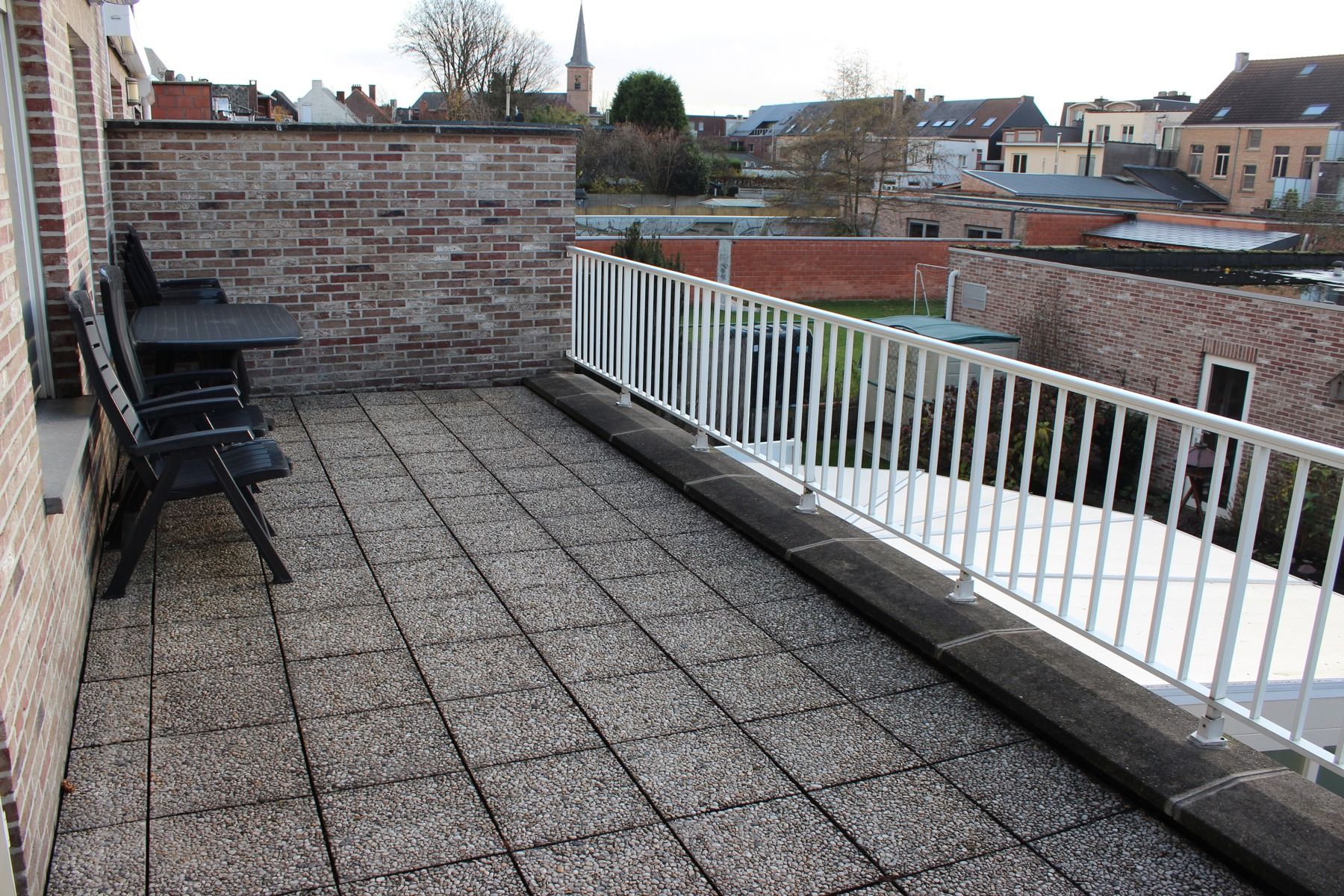 Appartement met lift, terras, garagebox en autostaanplaats foto 9
