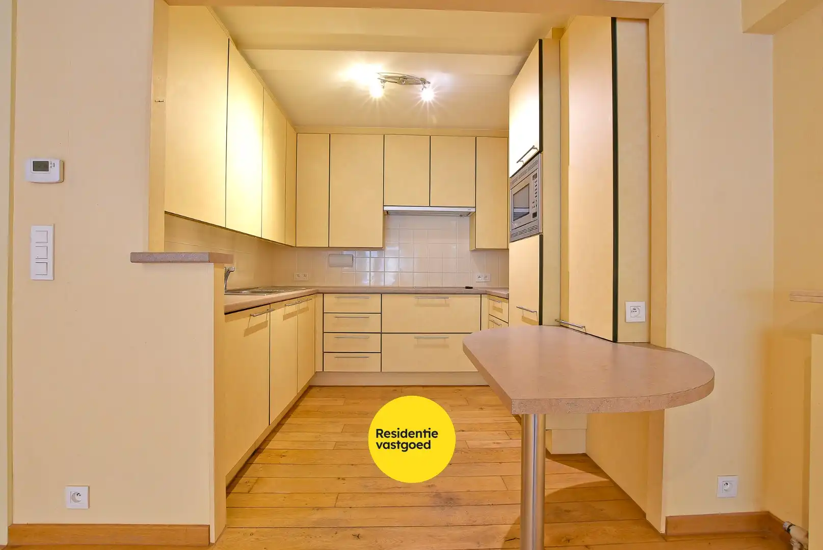 Prachtige 2/3-slaapkamer appartement (112m² + 12m²) in de winkelstraat van Nieuwpoort-stad. foto 2