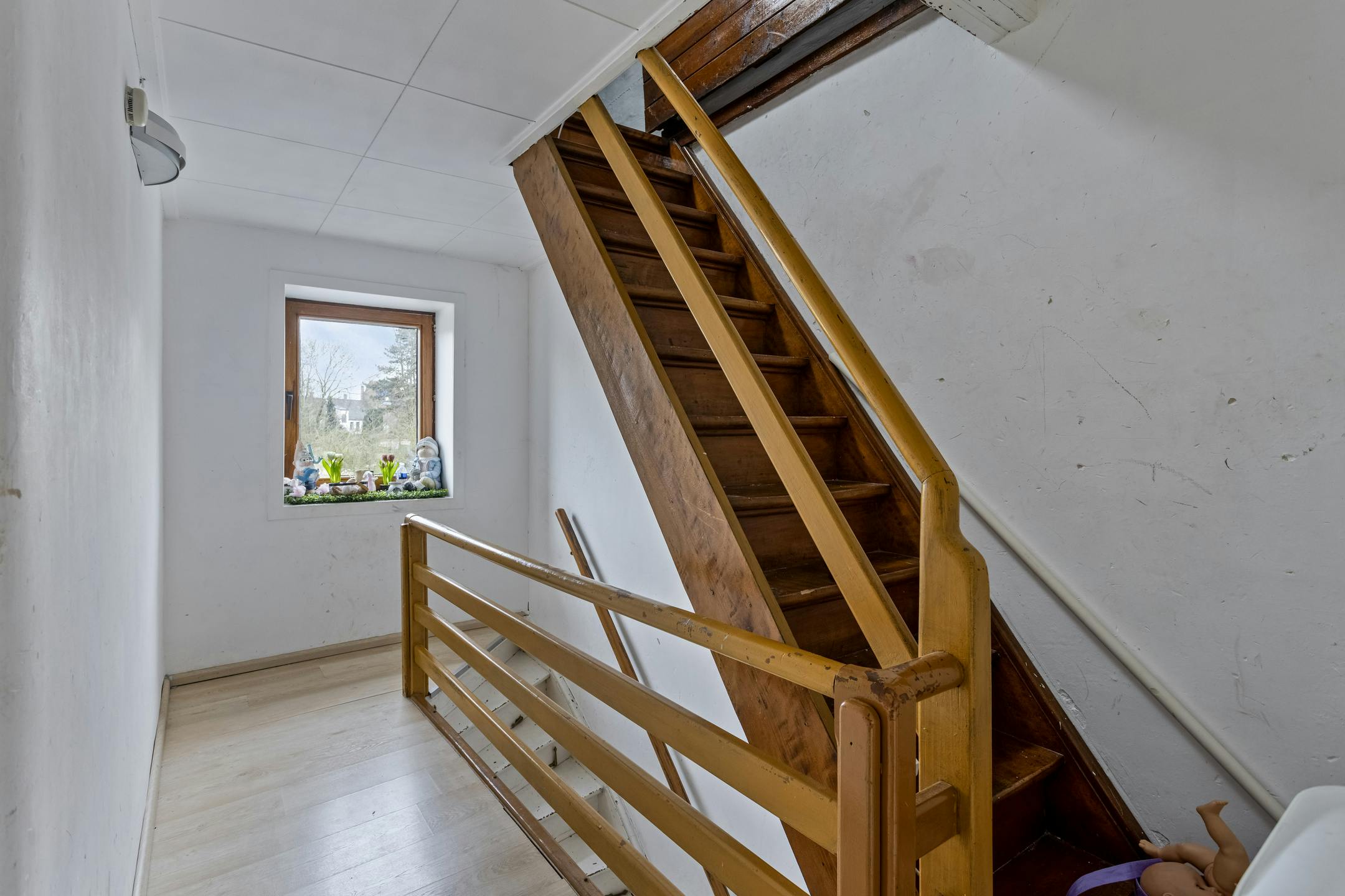 Op te frissen huis met tuin te koop in Brugge centrum foto 10