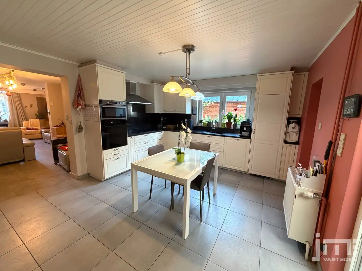 Karaktervolle en instapklare gezinswoning met ruime tuin te Sint-Lambrechts-Herk foto 5