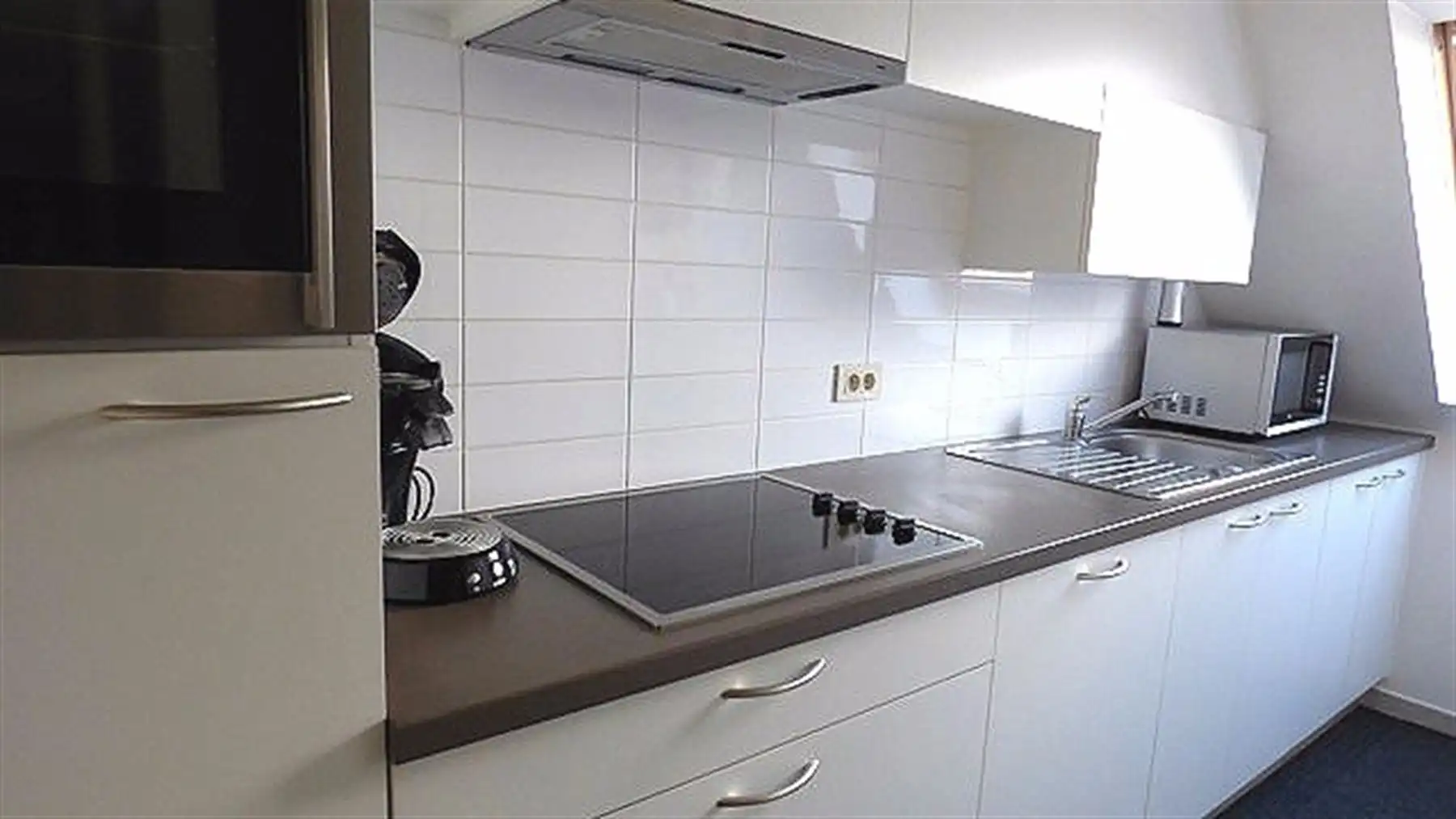 Dakappartement gelegen aan de rand van Waregem met 2 slaapkamers foto 7