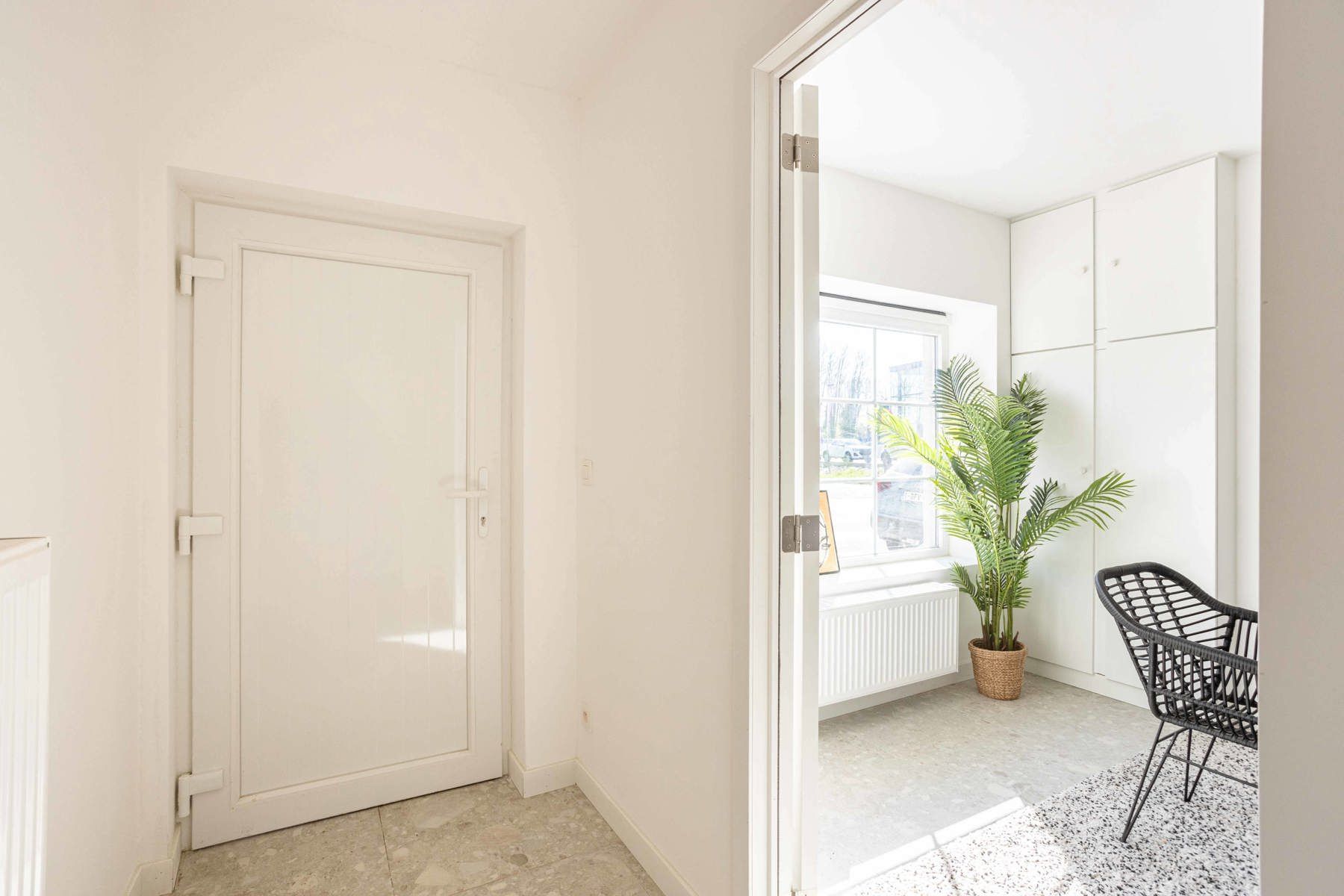 Gerenoveerde woning met 3 slaapkamers en 2 badkamers foto 8