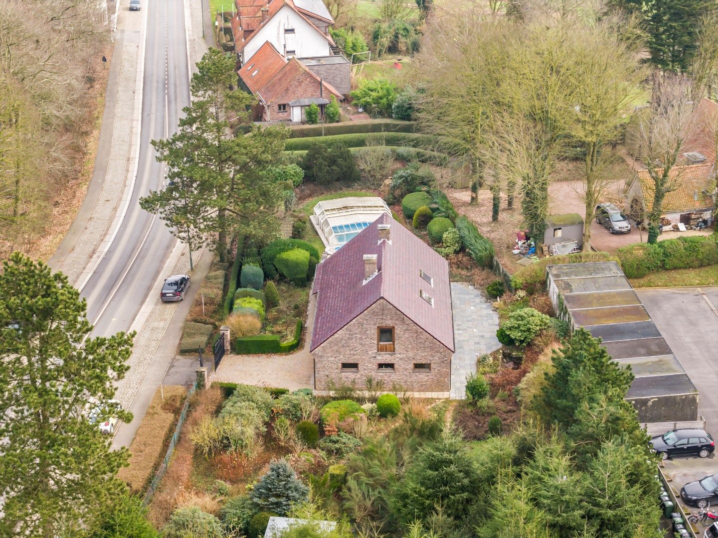 Ruime charmante villa met mooie tuin. Opp 1549m². foto 4