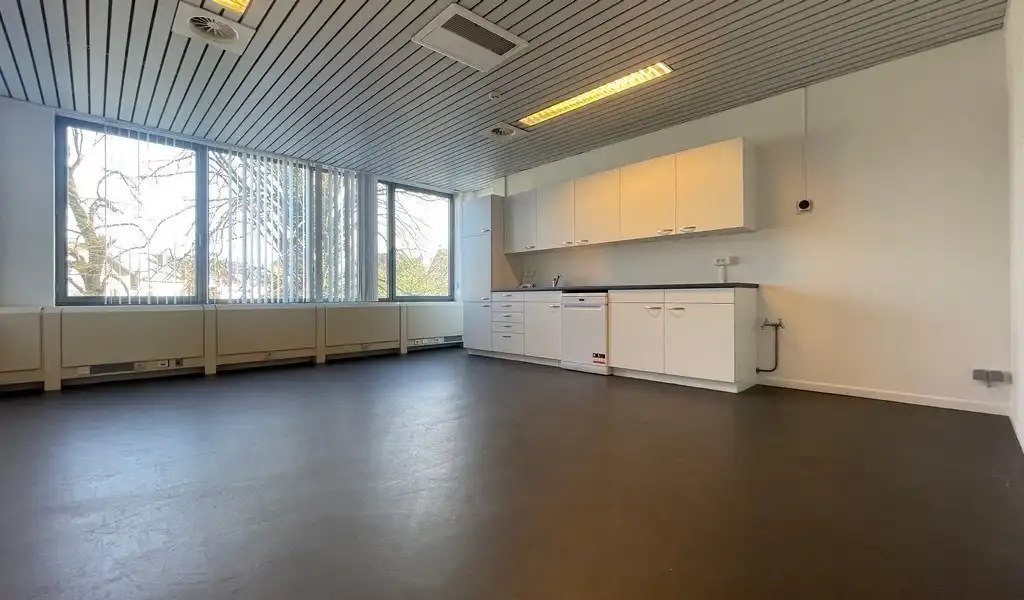 Kantoorruimte te huur in Commodity House foto 12