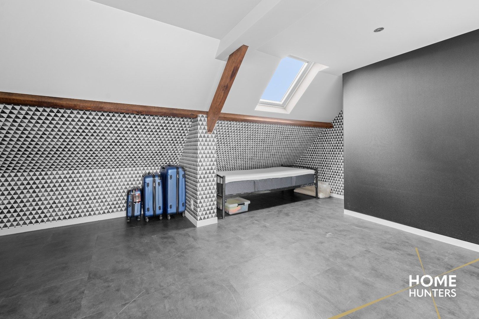 Instapklare, gerenoveerde woning op centrale ligging nabij centrum Roeselare! foto 16