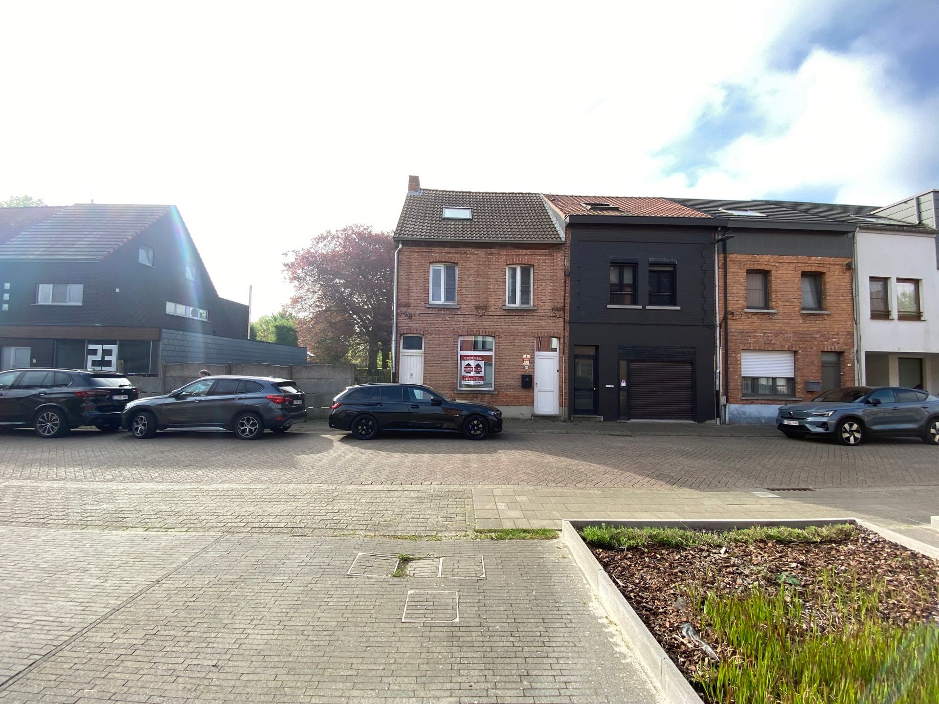 Deels te renoveren ruime HOB, 4 slaapkamers en bureel  foto 2