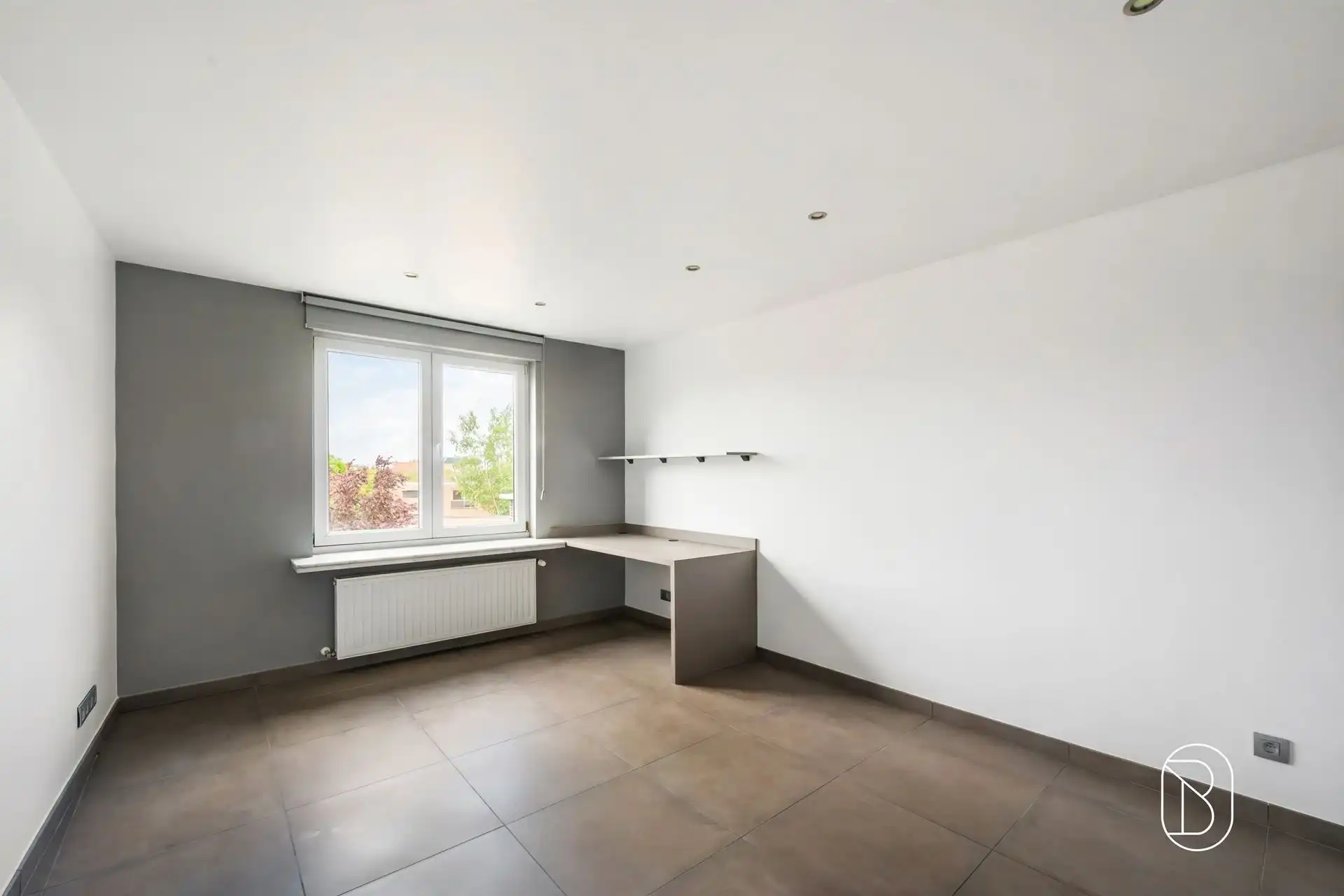 Topgelegen handelspand met kwalitatief duplex appartement foto 8